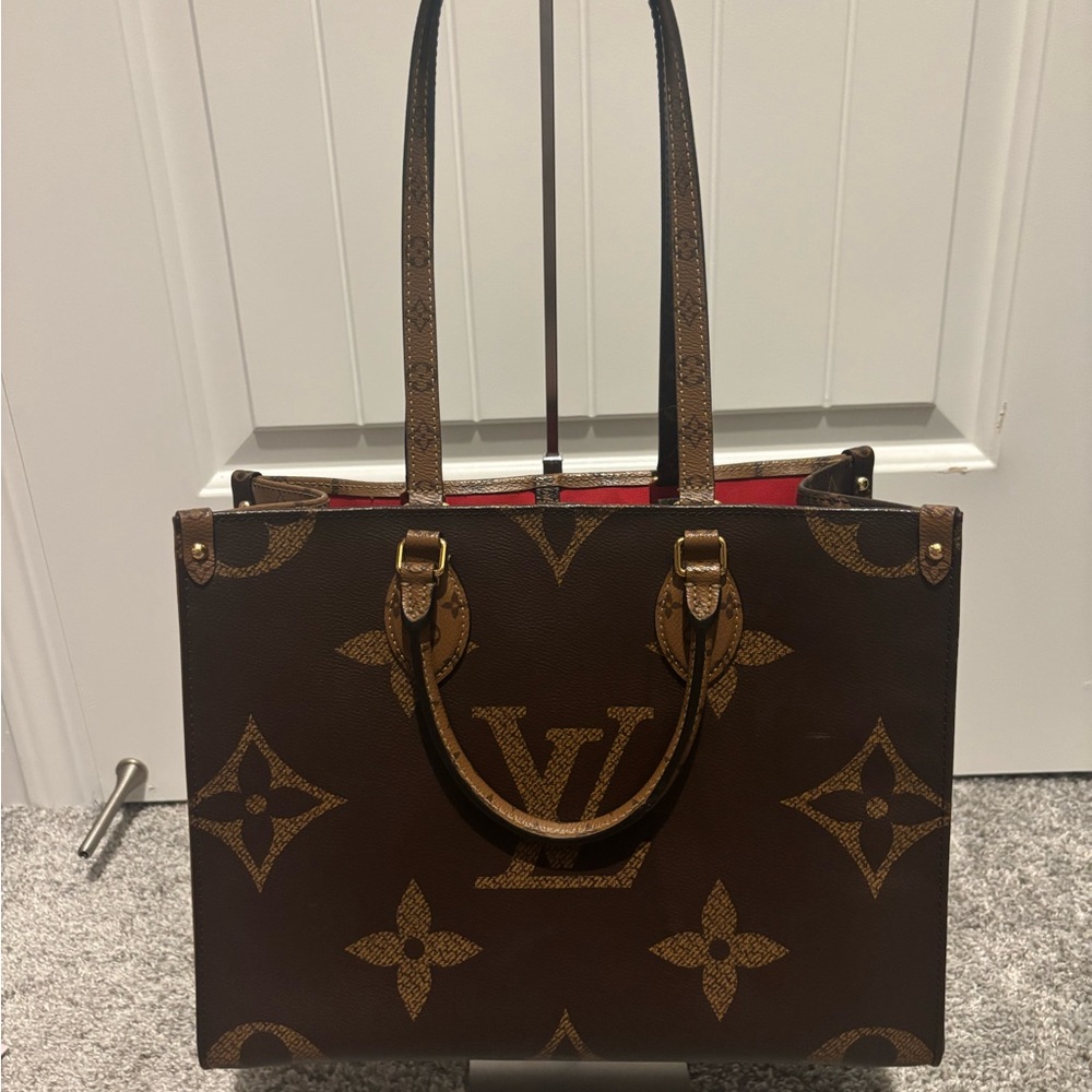 Louis Vuitton Brown OnTheGo MM